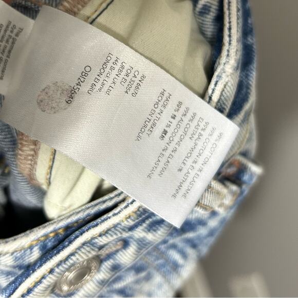 Free People We The Free Zuri Hi Rise Button Fly Mom Jeans Sz 26 Light Acid Wash - Picture 14 of 14